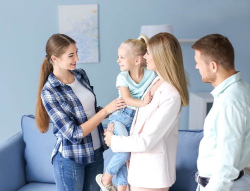 La communication entre parents et garde d&rsquo;enfants : Conseils pour établir une communication ouverte et efficace